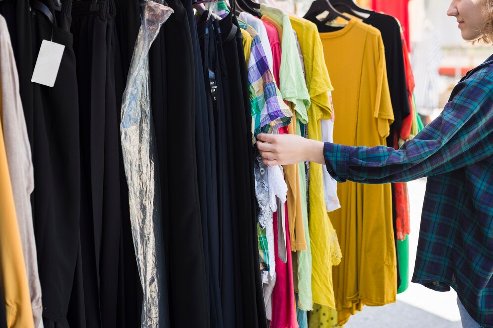 discount clothing Illinois