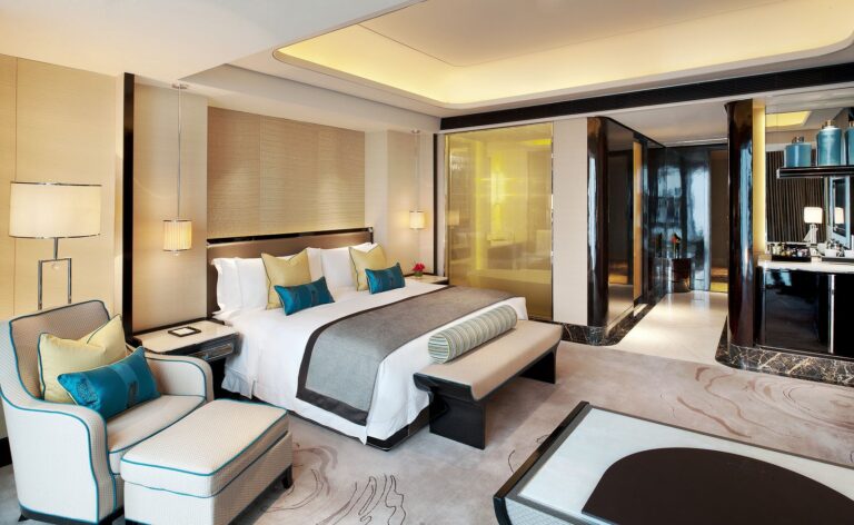 Experience Luxury at Lahore's 5 Star Hotels