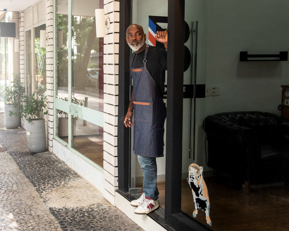 shop front spraying
