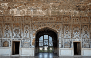 Intricate mirror work interior at Sheesh Mahal, Lahore Fort – a masterpiece reflecting the cultural heritage showcased in art galleries in Lahore.