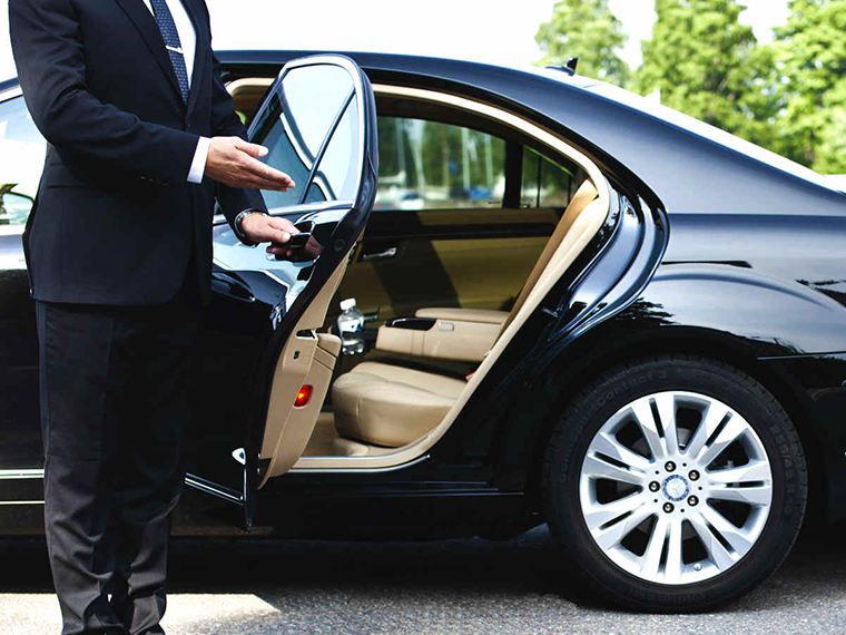 taxi to Luton Airport near me