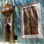 mobile_istanbul_topkapi_palace_tiles_and_window