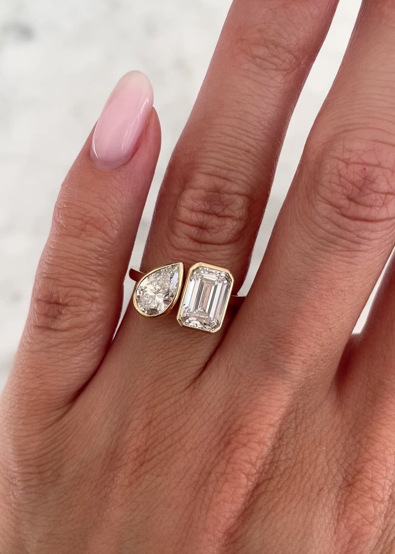 moissanite Toi et Moi ring
