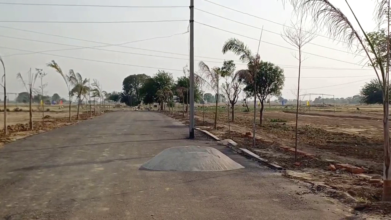 Plot Near Jewar
