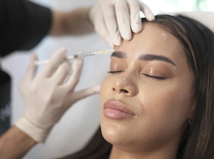 The Best Plastic Surgeon in Dubai Explains the Art of Facial Rejuvenation
