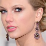 How Jewelry Enhances Confidence and Personal Presence