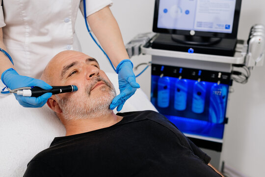 Male Hydrafacial In Islamabad