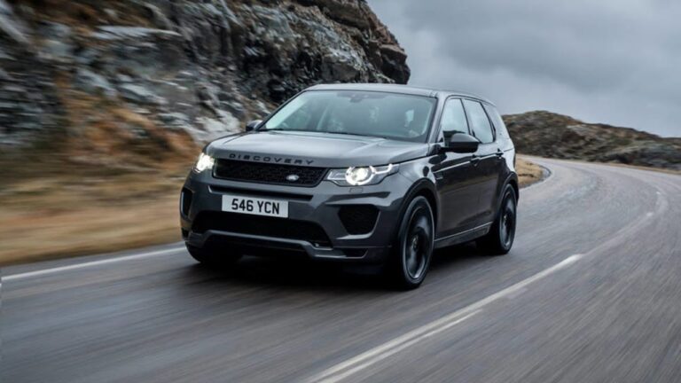 Land Rover Discovery Sport Ingenium diesel engine