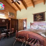 SFW_1200x800_Elkwood-Manor-Bed-26-Breakfast_Guest-Room-With-Stained-Glass