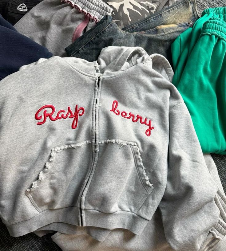 New Raspberry Hills Store Modern Online Fashion and Streetwear Style