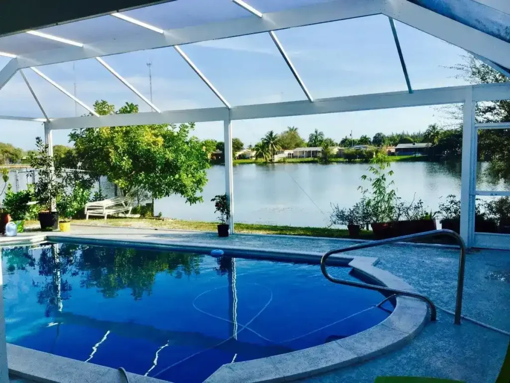 panoramic screen enclosure