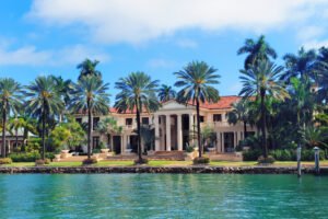 High-End Luxury Custom Home Builders in Newport Coast