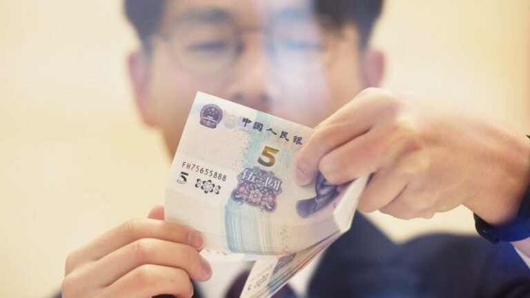 211203045321-china-currency-file