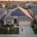 lucid-origin_Luxury_photorealistic_American_suburban_neighborhood_showing_a_professionally_in-0
