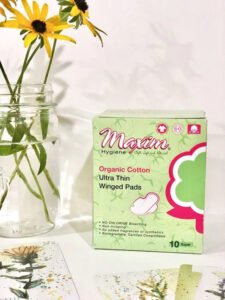 maxim-organic-cotton-super-pads-lifestyle-packaging-with-flowers.webp (1)