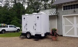 Luxury bathroom trailers